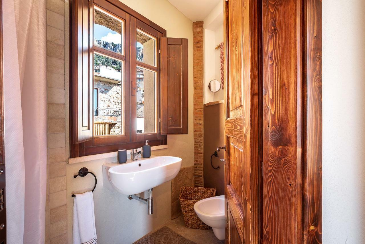 Domu Ala - Bynos Homes Baunei Ngoại thất bức ảnh