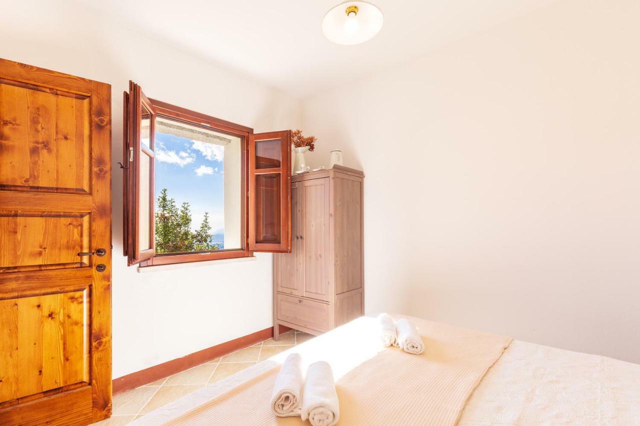 Domu Ala - Bynos Homes Baunei Ngoại thất bức ảnh